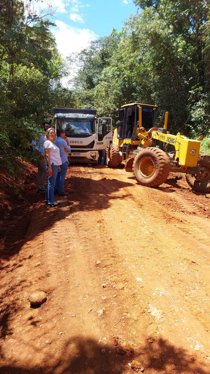 Prefeitura realiza melhorias nas estradas rurais